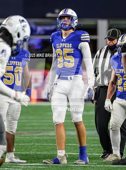 Thumbnail 3 in Fairhaven vs Norwell (MIAA Division 6 Final) photogallery.