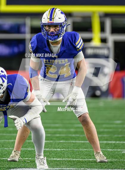 Thumbnail 3 in Fairhaven vs Norwell (MIAA Division 6 Final) photogallery.