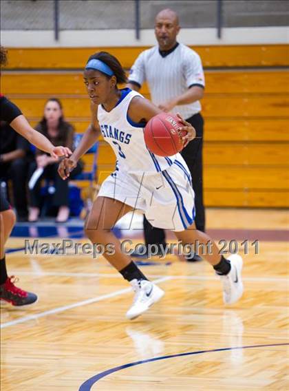 Thumbnail 3 in Jay vs. Wagner photogallery.