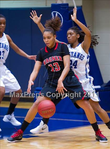 Thumbnail 3 in Jay vs. Wagner photogallery.
