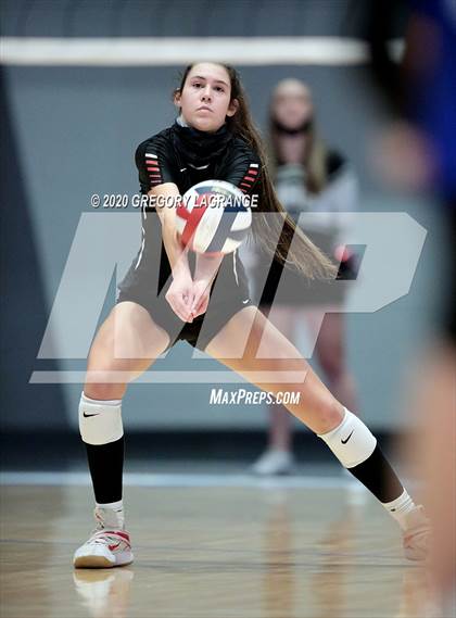 Thumbnail 1 in Guyer vs. Martin (UIL 6A Area Region I Playoff) photogallery.