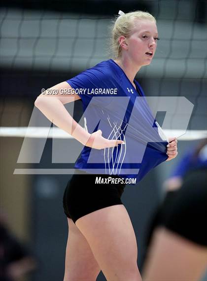 Thumbnail 1 in Guyer vs. Martin (UIL 6A Area Region I Playoff) photogallery.