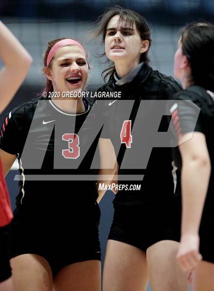Thumbnail 3 in Guyer vs. Martin (UIL 6A Area Region I Playoff) photogallery.