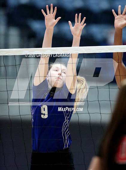 Thumbnail 2 in Guyer vs. Martin (UIL 6A Area Region I Playoff) photogallery.