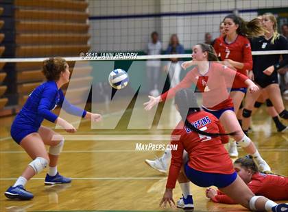 Thumbnail 3 in Archbishop Mitty vs. Los Alamitos (Durango Fall Classic) photogallery.