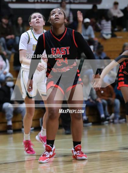 Thumbnail 3 in Independence vs. East Rutherford photogallery.