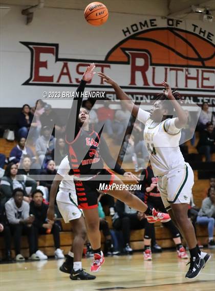 Thumbnail 3 in Independence vs. East Rutherford photogallery.