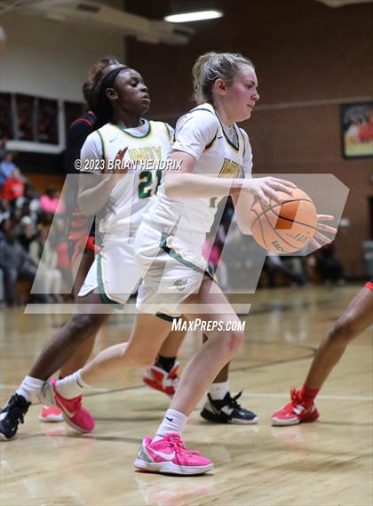 Thumbnail 2 in Independence vs. East Rutherford photogallery.