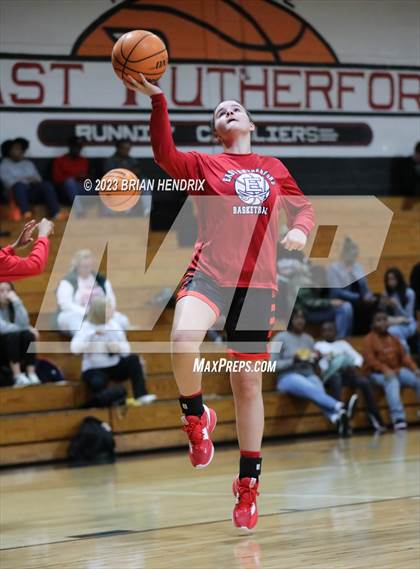 Thumbnail 1 in Independence vs. East Rutherford photogallery.