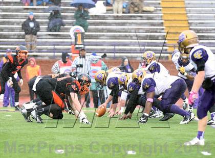 Thumbnail 1 in Union City vs. South Pittsburg (TSSAA Division I Class 1A BlueCross Bowl)  photogallery.