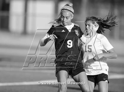 Thumbnail 3 in South Gate vs San Fernando (LA Valley Invitational) photogallery.