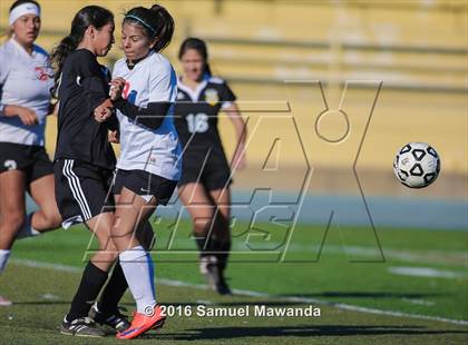 Thumbnail 2 in South Gate vs San Fernando (LA Valley Invitational) photogallery.