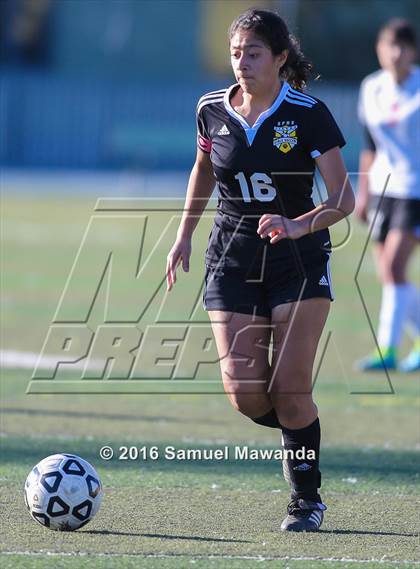 Thumbnail 1 in South Gate vs San Fernando (LA Valley Invitational) photogallery.
