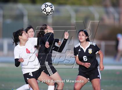 Thumbnail 1 in South Gate vs San Fernando (LA Valley Invitational) photogallery.