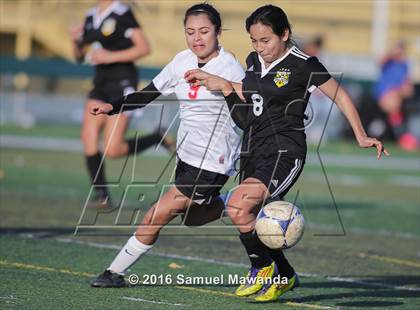 Thumbnail 2 in South Gate vs San Fernando (LA Valley Invitational) photogallery.