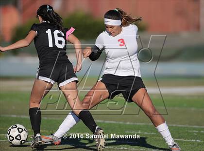 Thumbnail 3 in South Gate vs San Fernando (LA Valley Invitational) photogallery.
