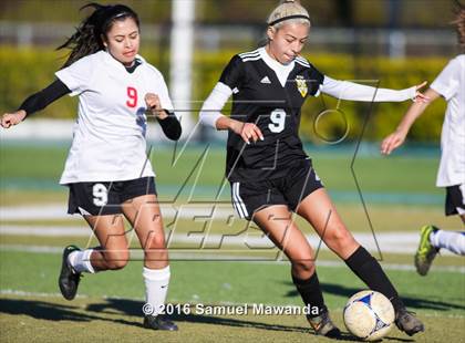 Thumbnail 2 in South Gate vs San Fernando (LA Valley Invitational) photogallery.