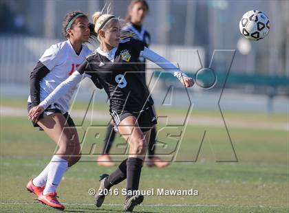 Thumbnail 2 in South Gate vs San Fernando (LA Valley Invitational) photogallery.