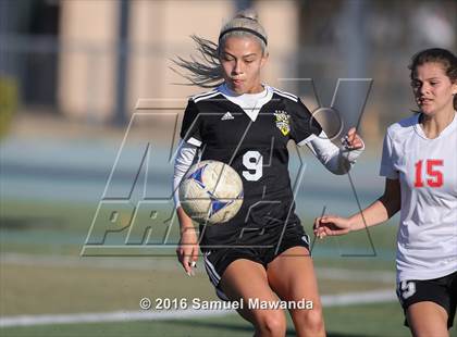 Thumbnail 2 in South Gate vs San Fernando (LA Valley Invitational) photogallery.