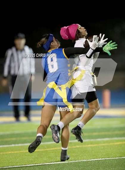 Thumbnail 3 in Hamilton vs. Marana (AIA 6A Semifinals) photogallery.