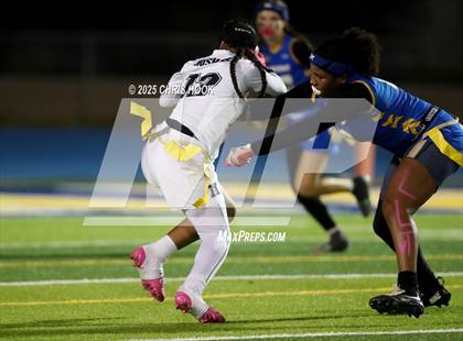 Thumbnail 3 in Hamilton vs. Marana (AIA 6A Semifinals) photogallery.
