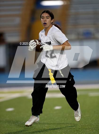 Thumbnail 1 in Hamilton vs. Marana (AIA 6A Semifinals) photogallery.