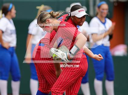 Thumbnail 2 in Midway vs. Clear Springs (UIL Softball 6A D1 Final) photogallery.