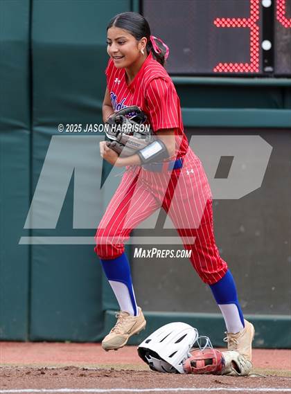 Thumbnail 3 in Midway vs. Clear Springs (UIL Softball 6A D1 Final) photogallery.
