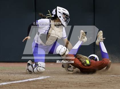 Thumbnail 1 in Midway vs. Clear Springs (UIL Softball 6A D1 Final) photogallery.