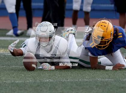Thumbnail 2 in JV: De La Salle @ Grant photogallery.