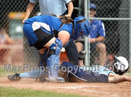 Thumbnail 1 in Hoosick Falls v. Gananda (NYSPHSAA Class C Semifinal) photogallery.