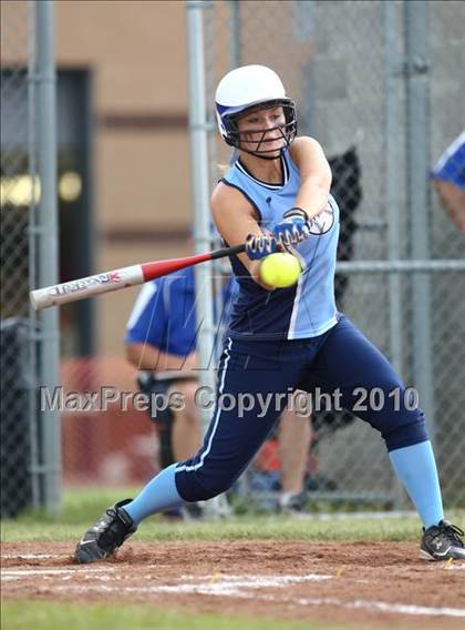 Thumbnail 1 in Hoosick Falls v. Gananda (NYSPHSAA Class C Semifinal) photogallery.