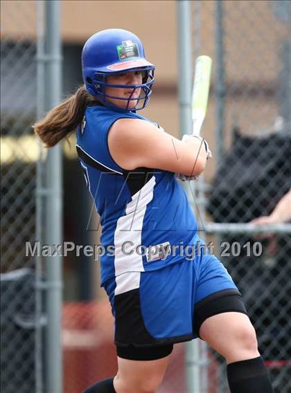 Thumbnail 1 in Hoosick Falls v. Gananda (NYSPHSAA Class C Semifinal) photogallery.