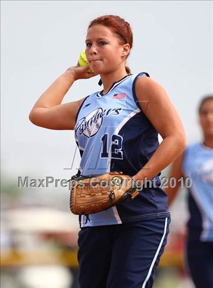 Thumbnail 2 in Hoosick Falls v. Gananda (NYSPHSAA Class C Semifinal) photogallery.