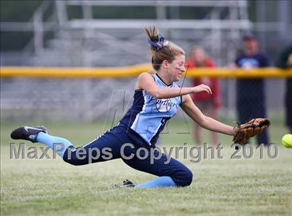 Thumbnail 1 in Hoosick Falls v. Gananda (NYSPHSAA Class C Semifinal) photogallery.