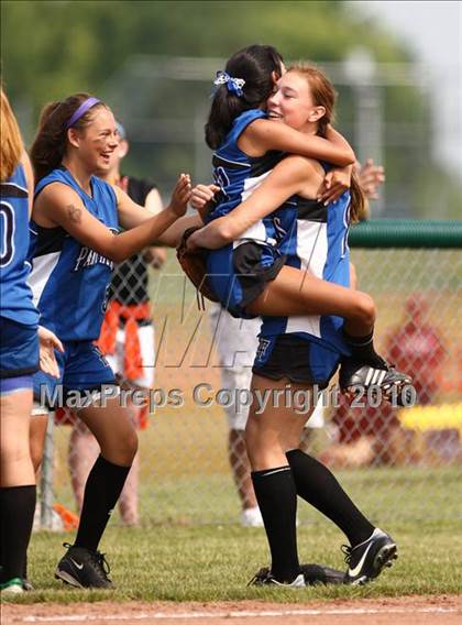 Thumbnail 2 in Hoosick Falls v. Gananda (NYSPHSAA Class C Semifinal) photogallery.