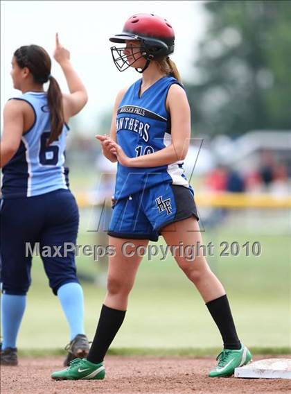 Thumbnail 1 in Hoosick Falls v. Gananda (NYSPHSAA Class C Semifinal) photogallery.