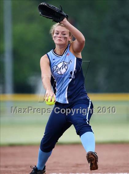 Thumbnail 1 in Hoosick Falls v. Gananda (NYSPHSAA Class C Semifinal) photogallery.