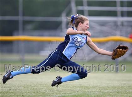 Thumbnail 2 in Hoosick Falls v. Gananda (NYSPHSAA Class C Semifinal) photogallery.