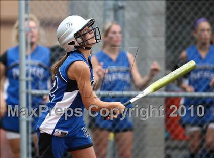 Thumbnail 1 in Hoosick Falls v. Gananda (NYSPHSAA Class C Semifinal) photogallery.