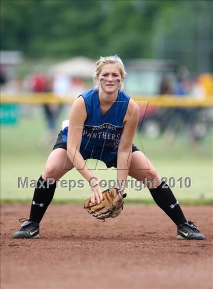 Thumbnail 3 in Hoosick Falls v. Gananda (NYSPHSAA Class C Semifinal) photogallery.
