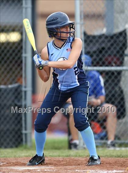 Thumbnail 2 in Hoosick Falls v. Gananda (NYSPHSAA Class C Semifinal) photogallery.