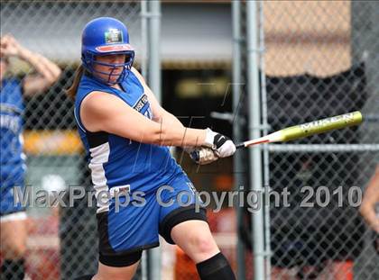 Thumbnail 1 in Hoosick Falls v. Gananda (NYSPHSAA Class C Semifinal) photogallery.