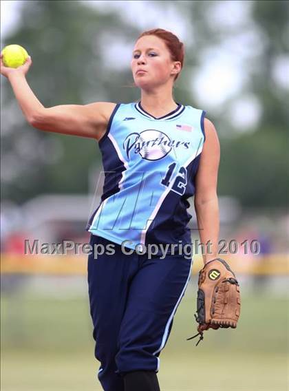 Thumbnail 2 in Hoosick Falls v. Gananda (NYSPHSAA Class C Semifinal) photogallery.