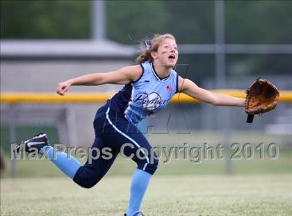 Thumbnail 1 in Hoosick Falls v. Gananda (NYSPHSAA Class C Semifinal) photogallery.
