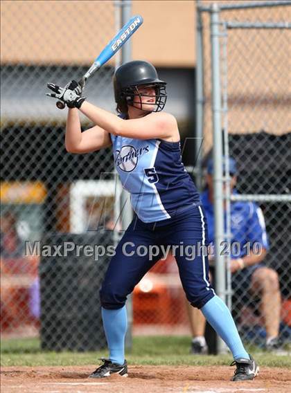 Thumbnail 2 in Hoosick Falls v. Gananda (NYSPHSAA Class C Semifinal) photogallery.