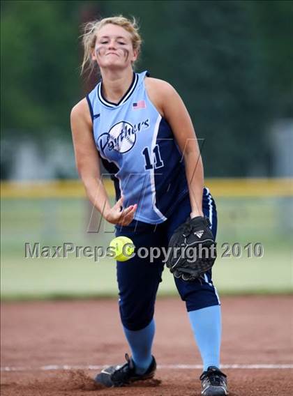 Thumbnail 2 in Hoosick Falls v. Gananda (NYSPHSAA Class C Semifinal) photogallery.