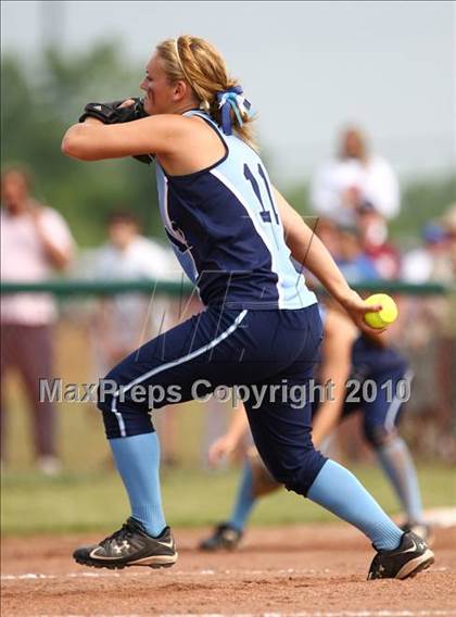 Thumbnail 1 in Hoosick Falls v. Gananda (NYSPHSAA Class C Semifinal) photogallery.