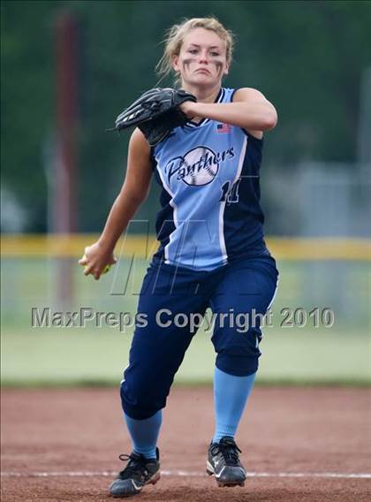 Thumbnail 2 in Hoosick Falls v. Gananda (NYSPHSAA Class C Semifinal) photogallery.
