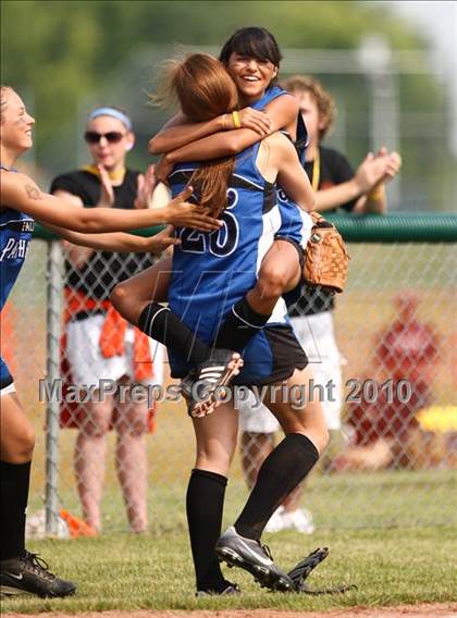 Thumbnail 1 in Hoosick Falls v. Gananda (NYSPHSAA Class C Semifinal) photogallery.